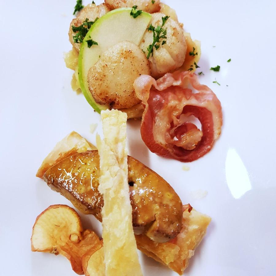 Hotel Restaurant Le Bourgneuf Morlaas エクステリア 写真