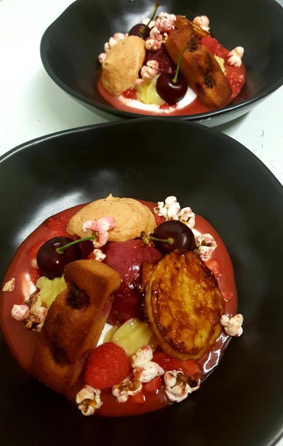 Hotel Restaurant Le Bourgneuf Morlaas エクステリア 写真